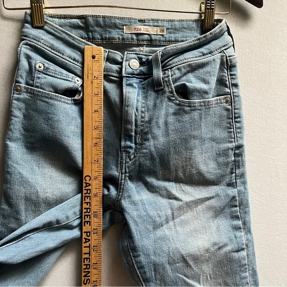Levis 726 High rise Flare Jeans Light Wash Size 26 - Picture 6 of 9